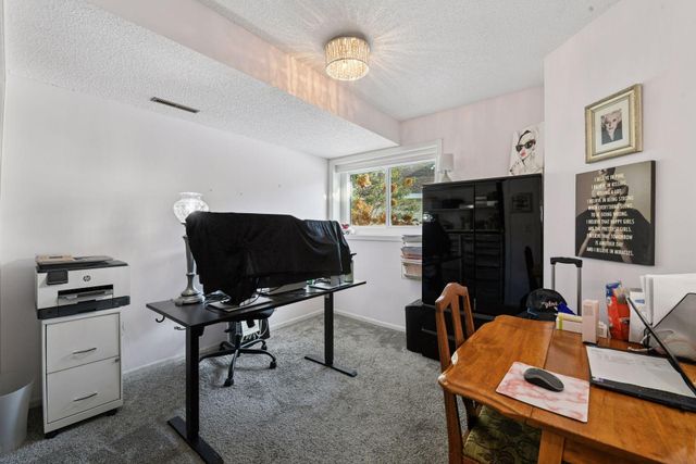 15820 17th Avenue N, Plymouth, MN 55447