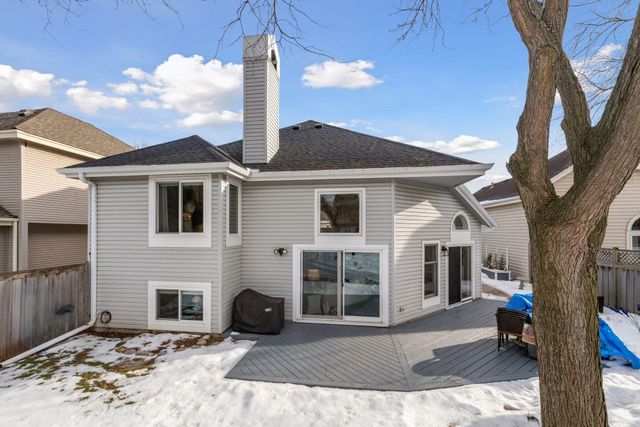 15820 17th Avenue N, Plymouth, MN 55447