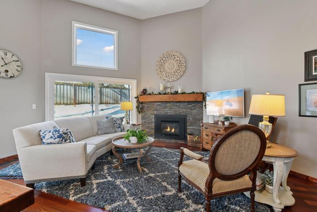 15820 17th Avenue N, Plymouth, MN 55447