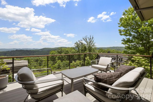 232 Curtain Bluff, Hendersonville, NC 28791