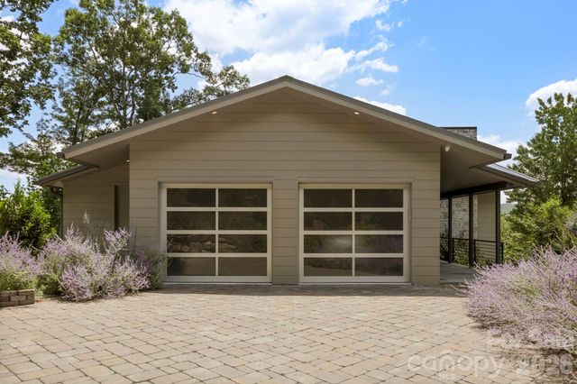 232 Curtain Bluff, Hendersonville, NC 28791