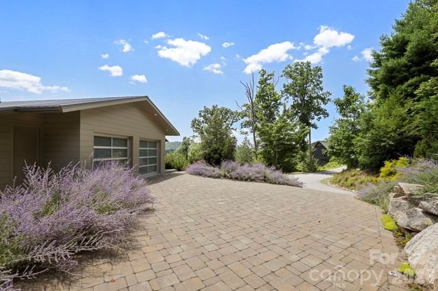 232 Curtain Bluff, Hendersonville, NC 28791
