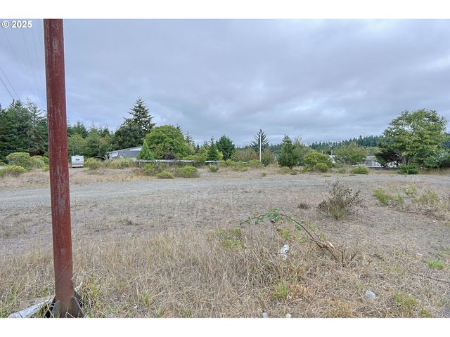 1022 NEWMARK Ave, Coos Bay, OR 97420