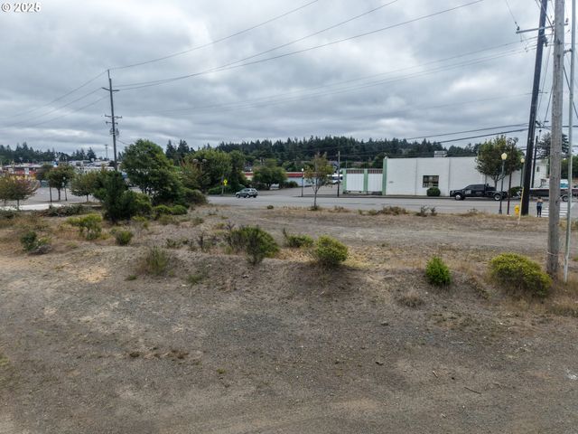 1022 NEWMARK Ave, Coos Bay, OR 97420