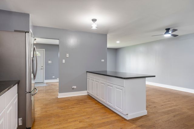 2N238 Highland Avenue, Glen Ellyn, IL 60137