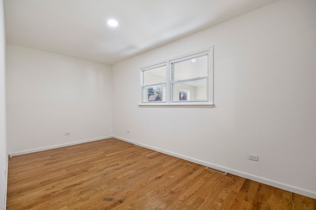 2N238 Highland Avenue, Glen Ellyn, IL 60137