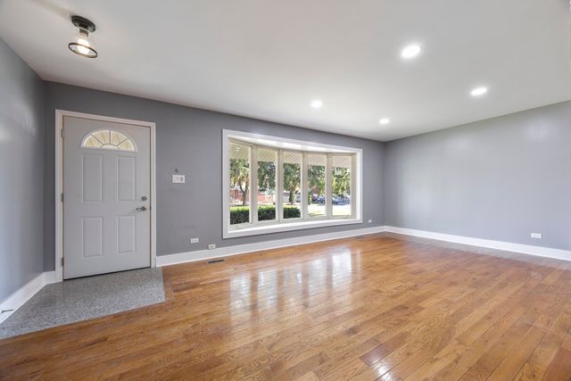 2N238 Highland Avenue, Glen Ellyn, IL 60137