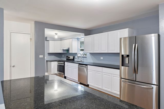 2N238 Highland Avenue, Glen Ellyn, IL 60137