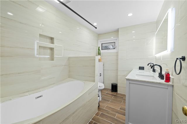 1 Gerry Avenue, New Hartford, NY 13413