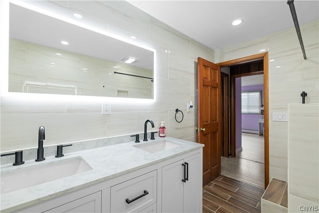 1 Gerry Avenue, New Hartford, NY 13413