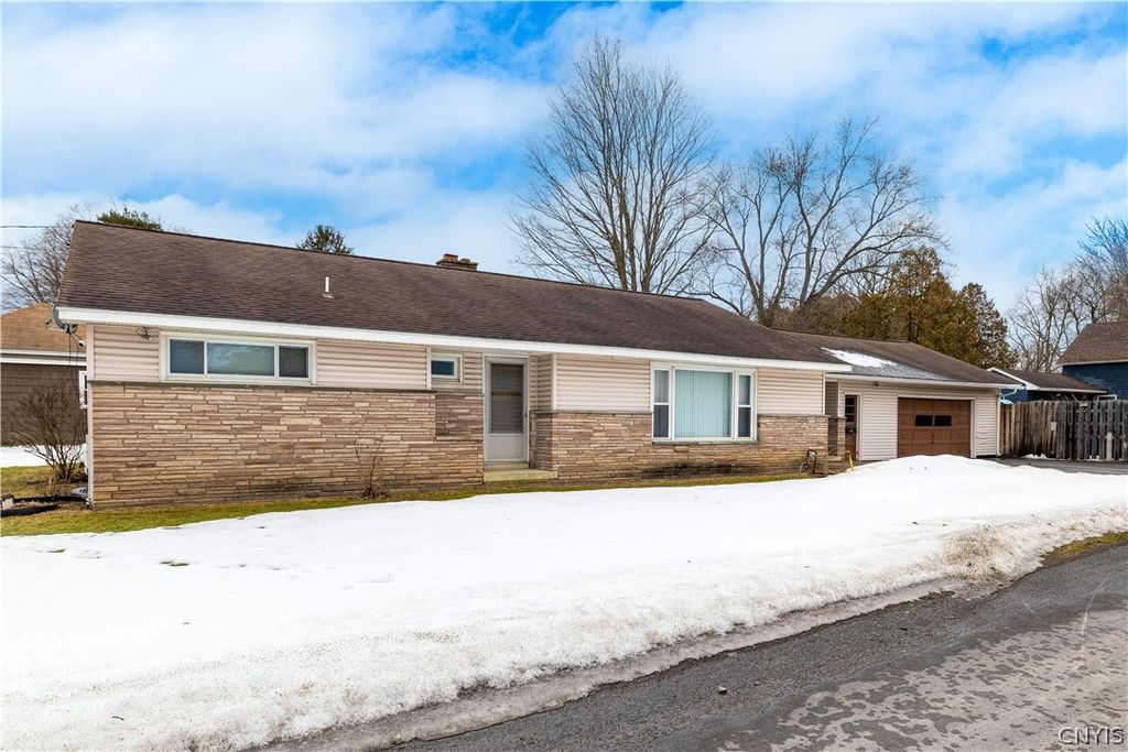 1 Gerry Avenue, New Hartford, NY 13413