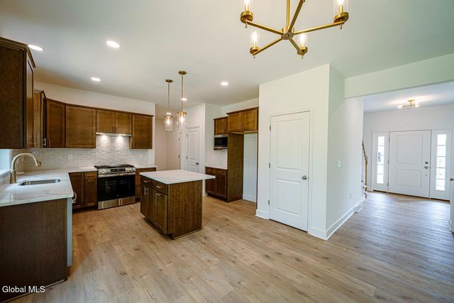 8 Seville Way, Bethlehem, NY 12054