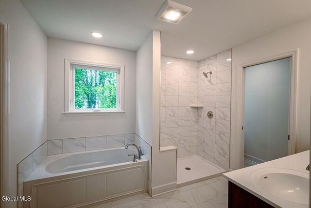 8 Seville Way, Bethlehem, NY 12054