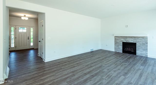 8 Seville Way, Bethlehem, NY 12054