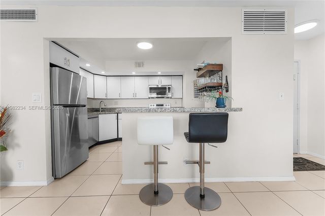 2150 Sans Souci Blvd B605, North Miami, FL 33181