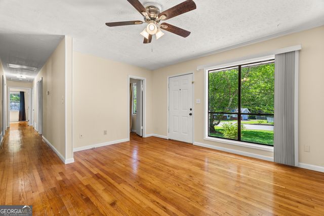 61 Trina Avenue NE, Kennesaw, GA 30144