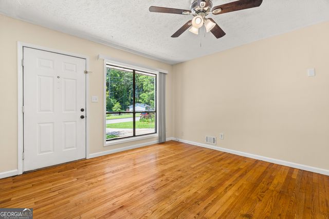 61 Trina Avenue NE, Kennesaw, GA 30144