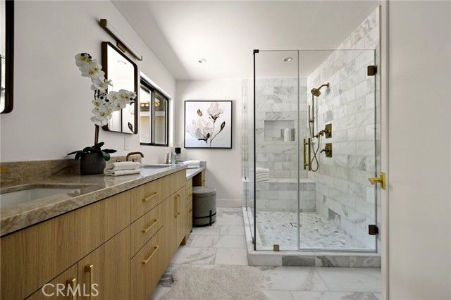 5100 Orrville Avenue, Woodland Hills (los Angeles), CA 91367