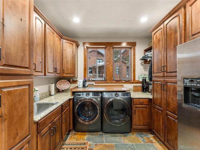 585 Independence Rd, Dillon, CO 80435