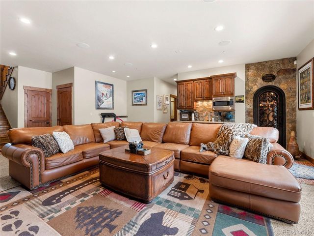 585 Independence Rd, Dillon, CO 80435