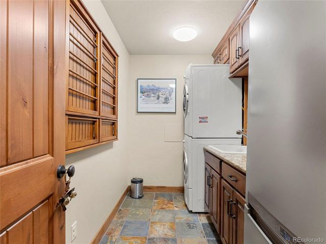 585 Independence Rd, Dillon, CO 80435