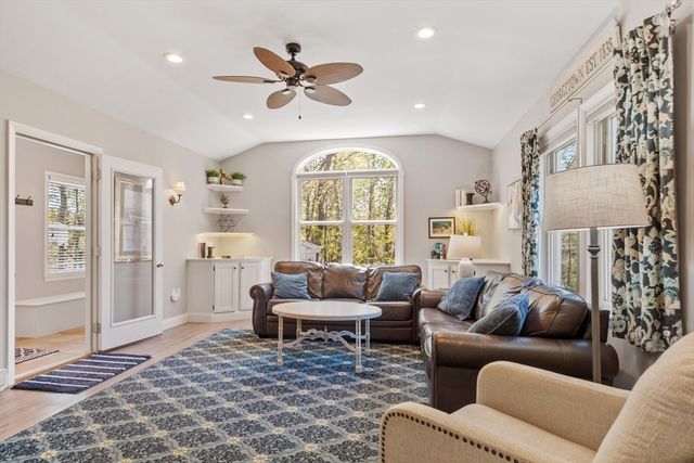 22 Nelson Ave, Georgetown, MA 01833
