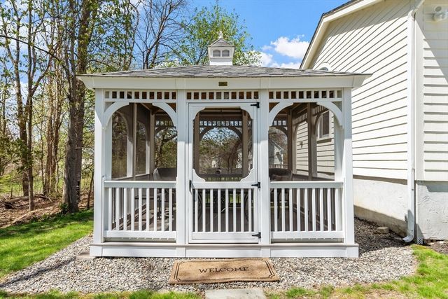 22 Nelson Ave, Georgetown, MA 01833