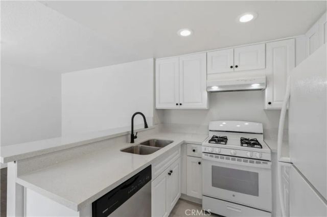 34 Oxford 36, Irvine, CA 92612