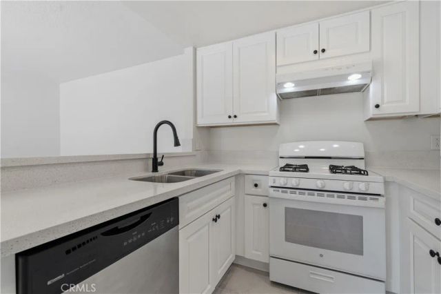 34 Oxford 36, Irvine, CA 92612