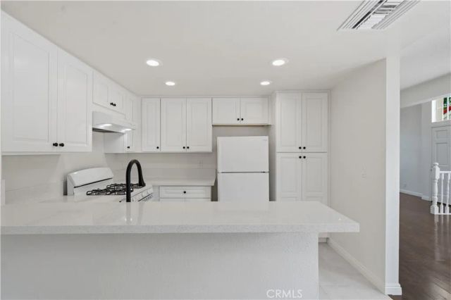 34 Oxford 36, Irvine, CA 92612