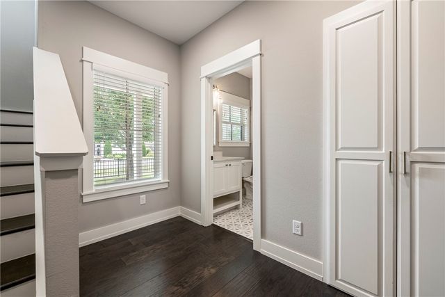 448 SW C Street, Bentonville, AR 72712