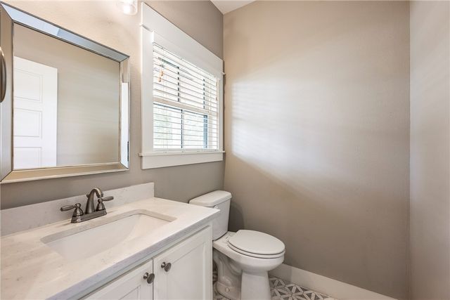 448 SW C Street, Bentonville, AR 72712