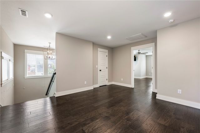 448 SW C Street, Bentonville, AR 72712