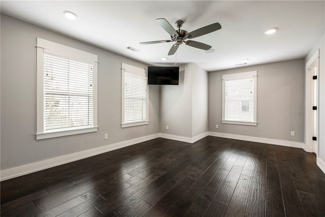 448 SW C Street, Bentonville, AR 72712