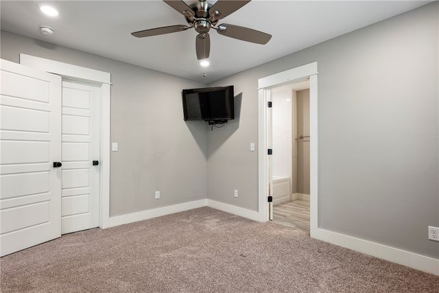 448 SW C Street, Bentonville, AR 72712