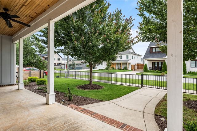 448 SW C Street, Bentonville, AR 72712