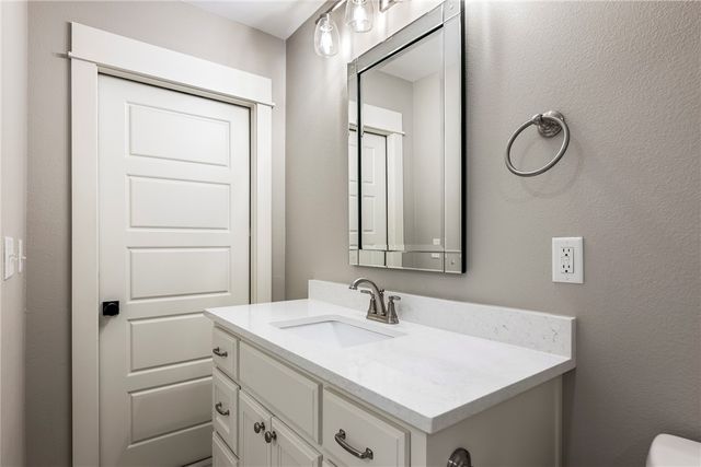 448 SW C Street, Bentonville, AR 72712