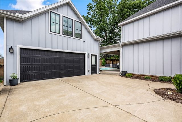 448 SW C Street, Bentonville, AR 72712