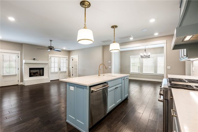 448 SW C Street, Bentonville, AR 72712