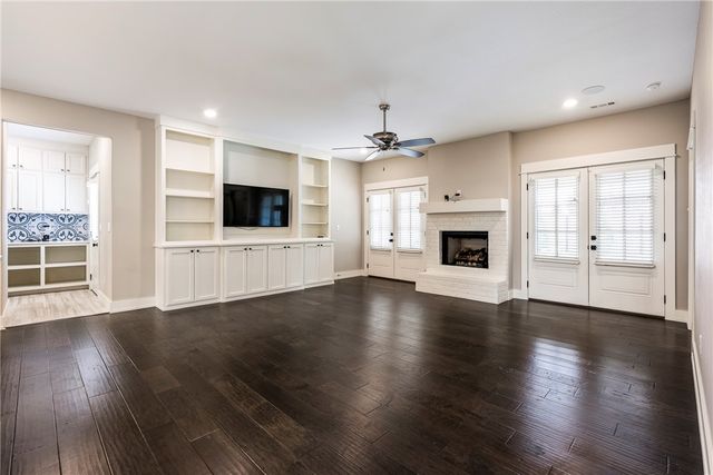 448 SW C Street, Bentonville, AR 72712