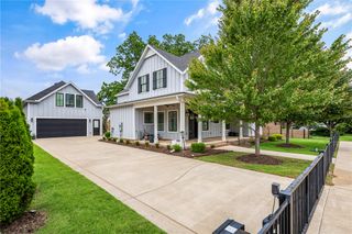 448 SW C Street, Bentonville, AR 72712