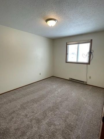 1026 16th Street N, Fargo, ND 58102