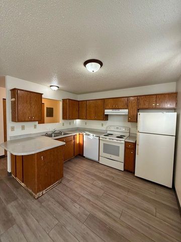 1026 16th Street N, Fargo, ND 58102