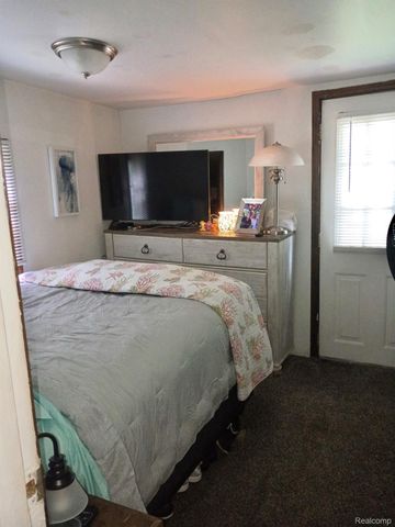 11063 Jackson Street, Taylor, MI 48180