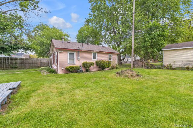 11063 Jackson Street, Taylor, MI 48180