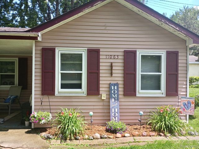 11063 Jackson Street, Taylor, MI 48180