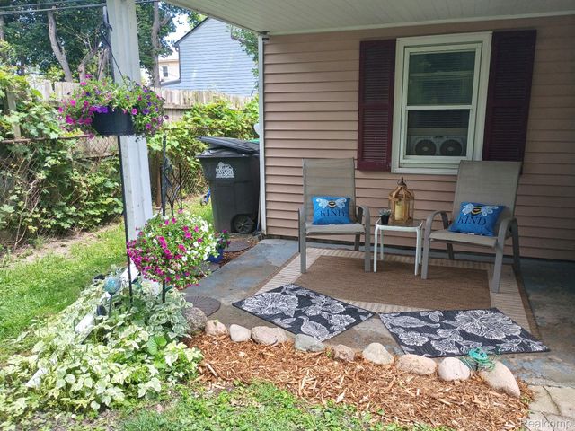 11063 Jackson Street, Taylor, MI 48180