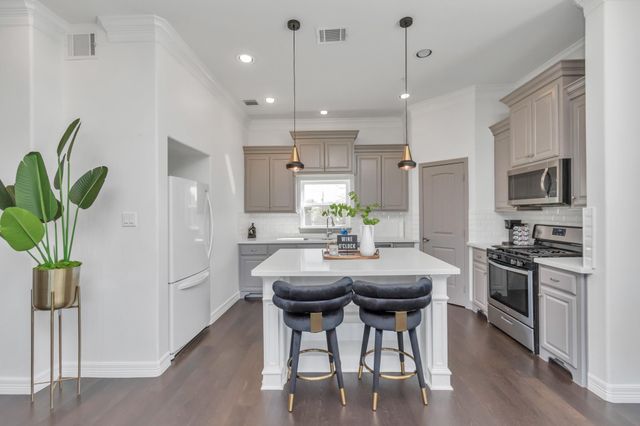 4033 Buck Street, Houston, TX 77020