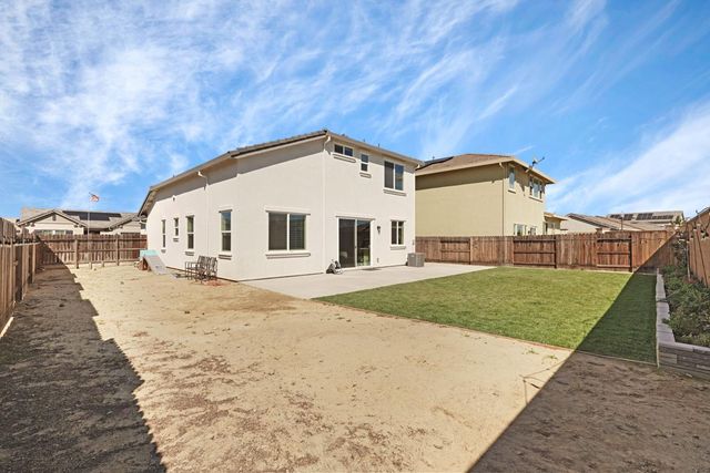2912 Zinnia Way, Lodi, CA 95242