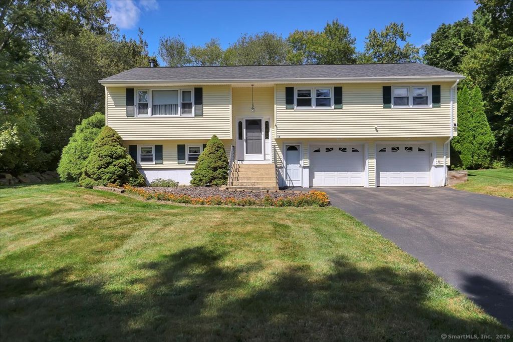 18 East Ridge Drive, Middlebury, CT 06762